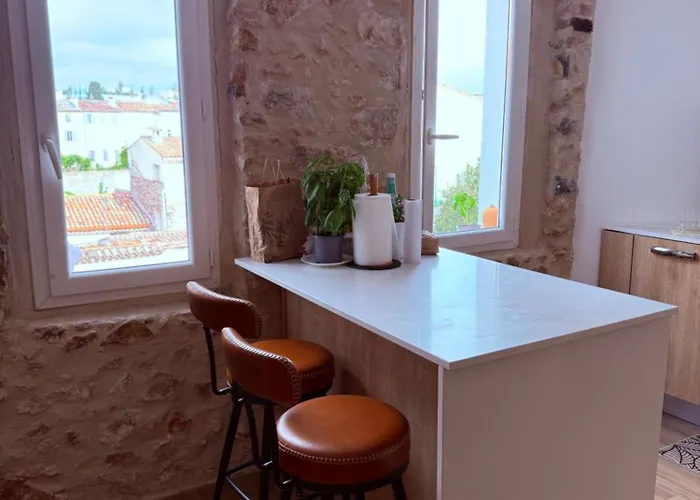 Charme, Pierres, Vieil Apartman *