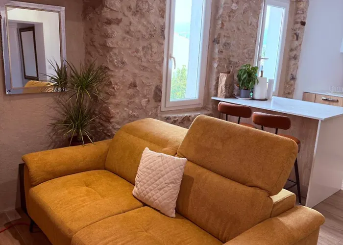 Charme, Pierres, Vieil